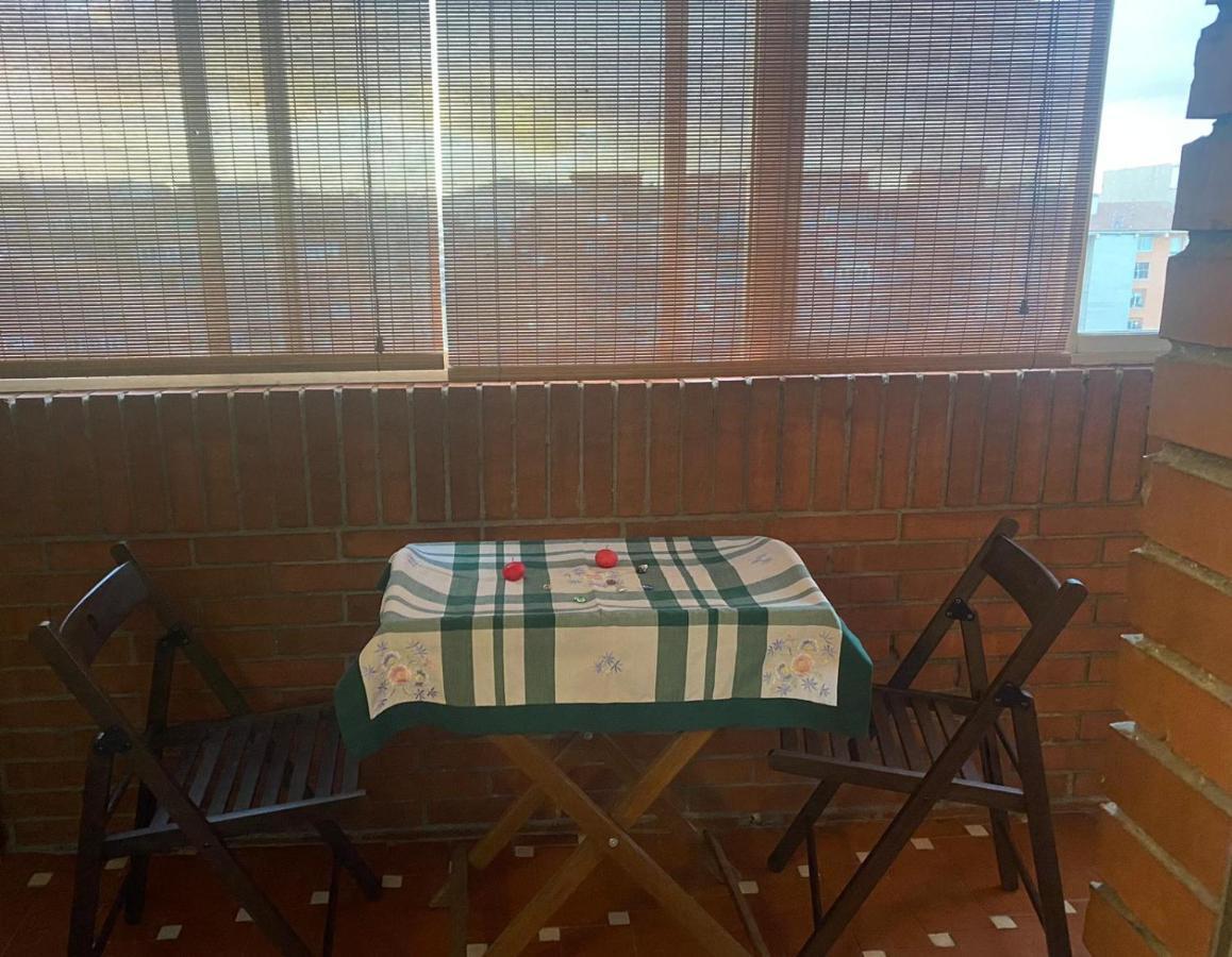 Homestay Far From The Madding Crowd Barcelona